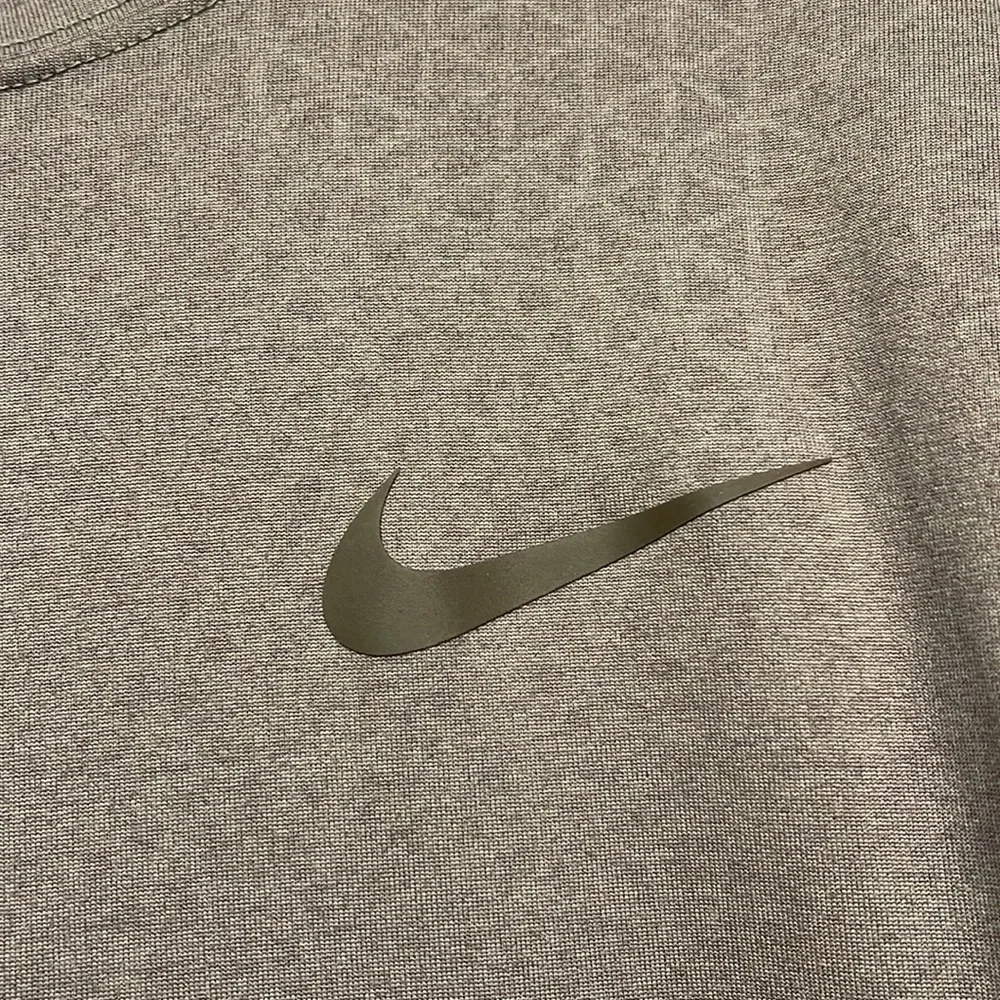 Men's Nike Dri-Fit Swoosh Iconic Charcoal Gray Pullover Shirt Size XL EUC #6429